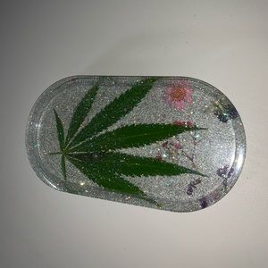 Custom resin rolling tray